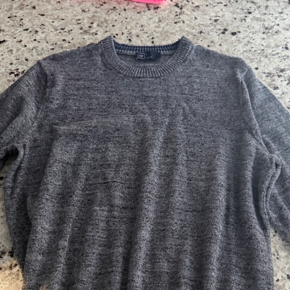 GAP Men's Gray Crewneck Sweater
